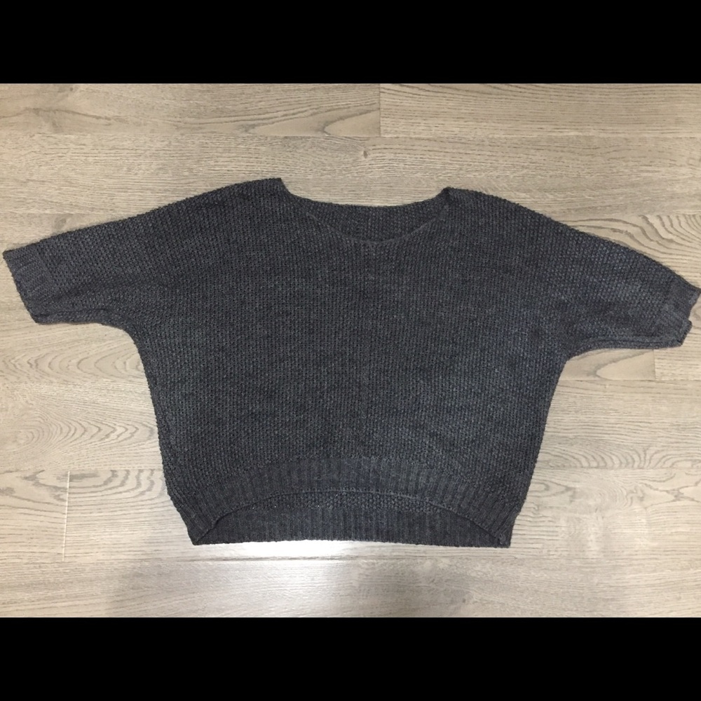 Cropped Grey knit sweater